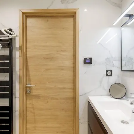 Domino-pepite Moderne Neuve, Calme, Climatisee, Wifi *